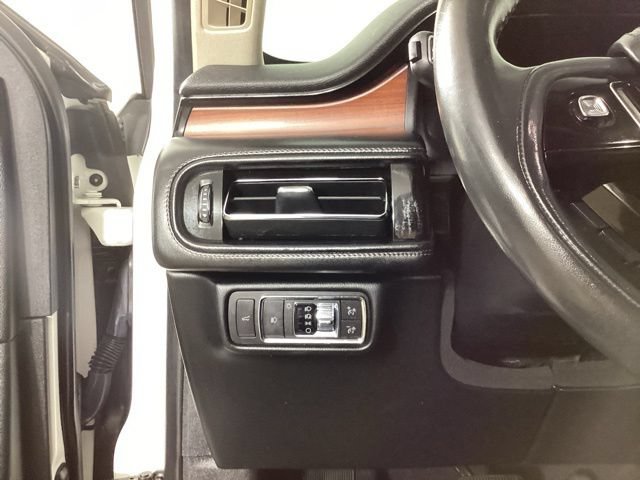 Used 2021 Lincoln Aviator Reserve AWD/4WD image 12