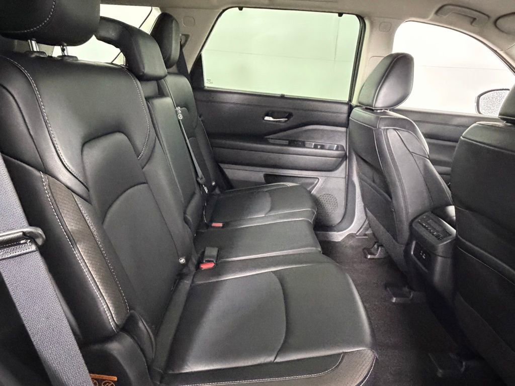 Used 2024 Nissan Pathfinder SL image 31