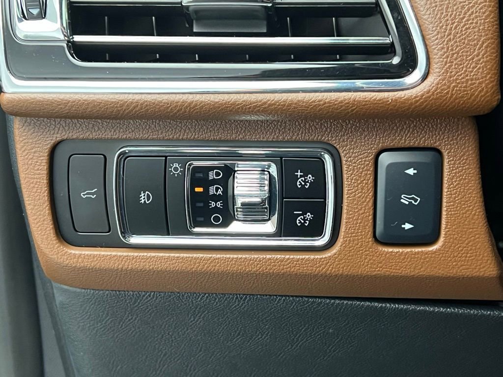 Used 2024 Lincoln Navigator Reserve image 9