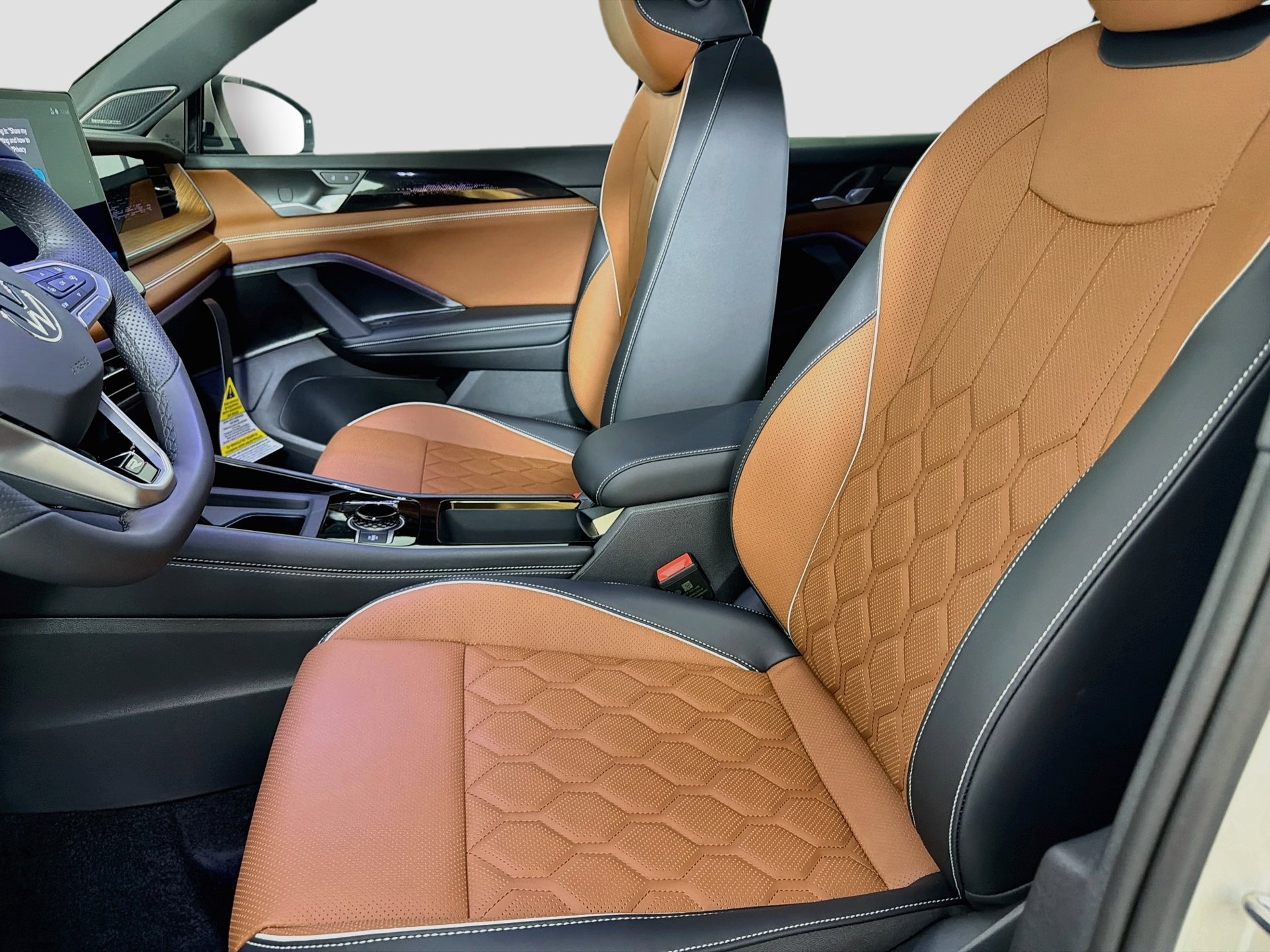 New 2027 Volkswagen Tiguan SEL R-Line AWD/4WD image 18