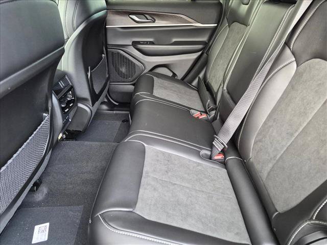New 2026 Jeep Grand Cherokee Altitude AWD/4WD image 14