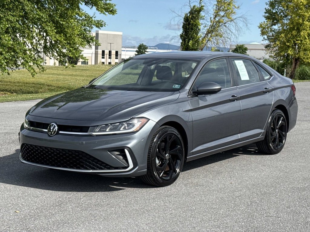 Used 2025 Volkswagen Jetta SE FWD image 28