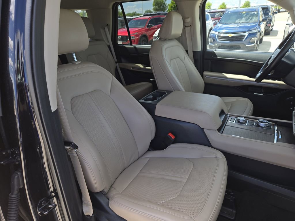 Used 2024 Ford Expedition Limited image 27