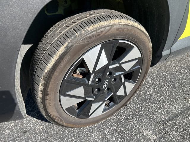 Used 2025 Hyundai Kona SEL image 11