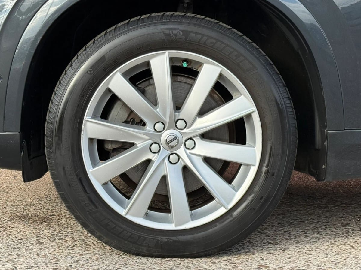 Used 2017 Volvo XC90 T6 Momentum w/ Vision Package AWD/4WD image 27