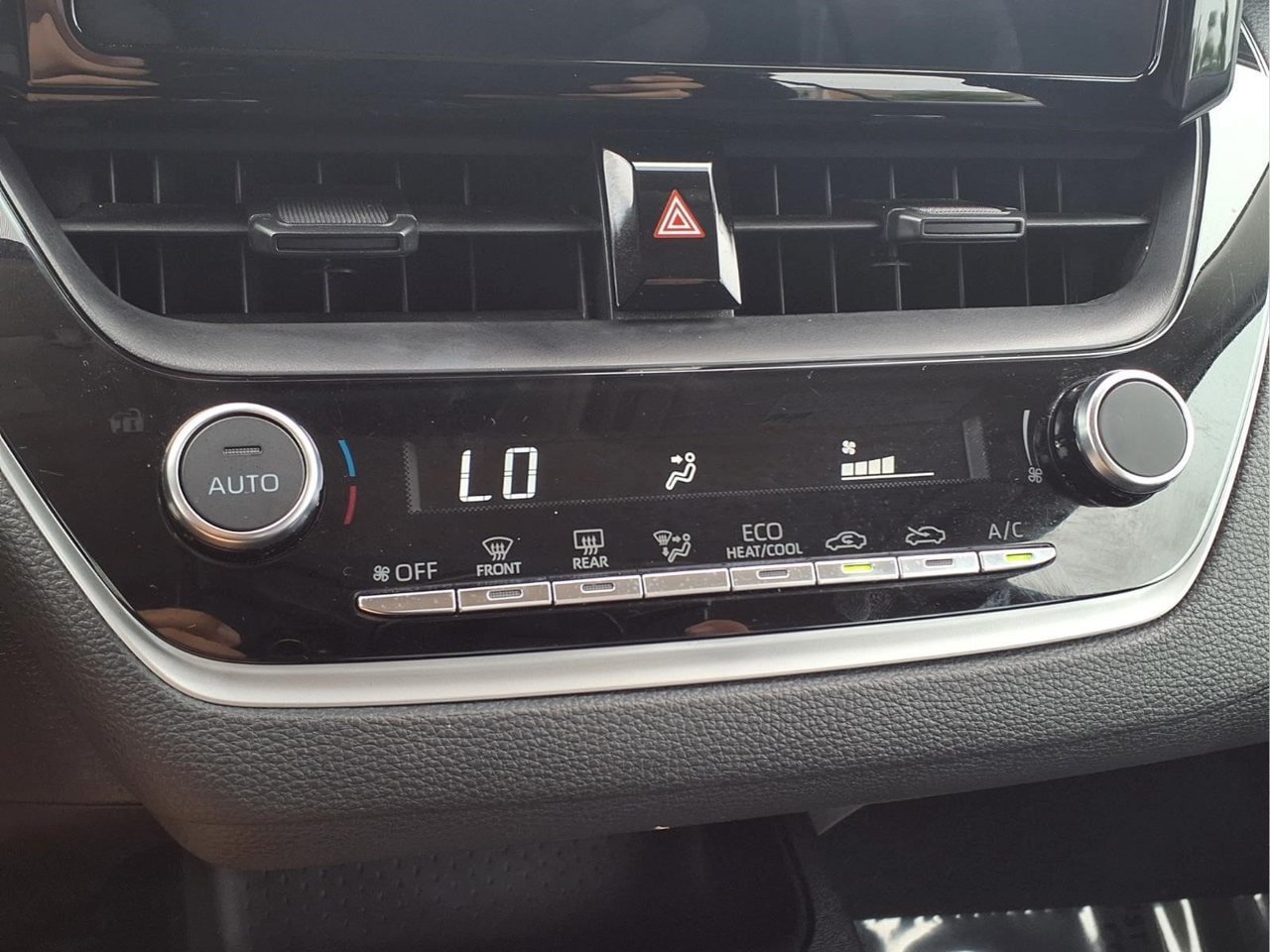 Used 2024 Toyota Corolla LE FWD image 15