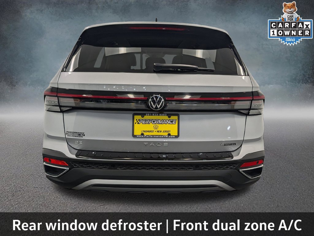 Used 2025 Volkswagen Taos SE w/ Panoramic Sunroof Package AWD/4WD image 6