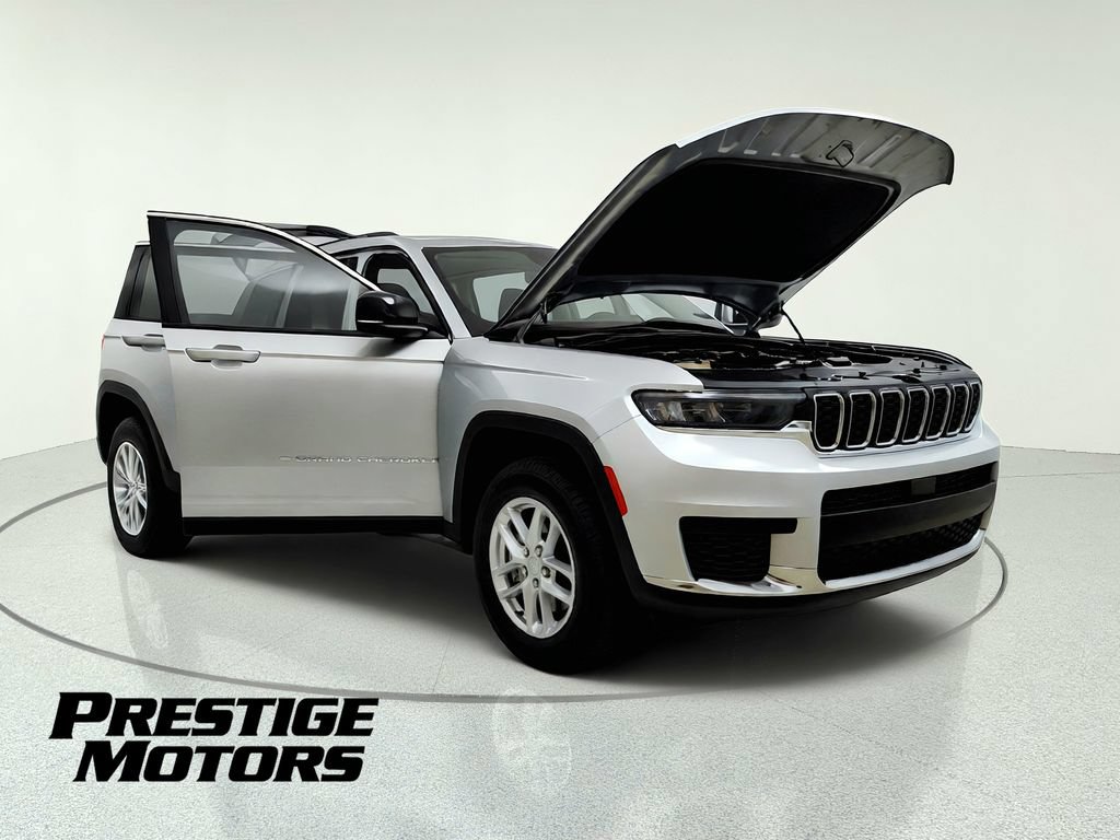 Used 2023 Jeep Grand Cherokee L Laredo w/ Luxury Tech Group I AWD/4WD image 11