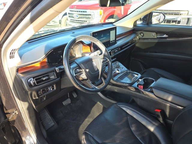 Used 2023 Lincoln Nautilus Reserve image 11