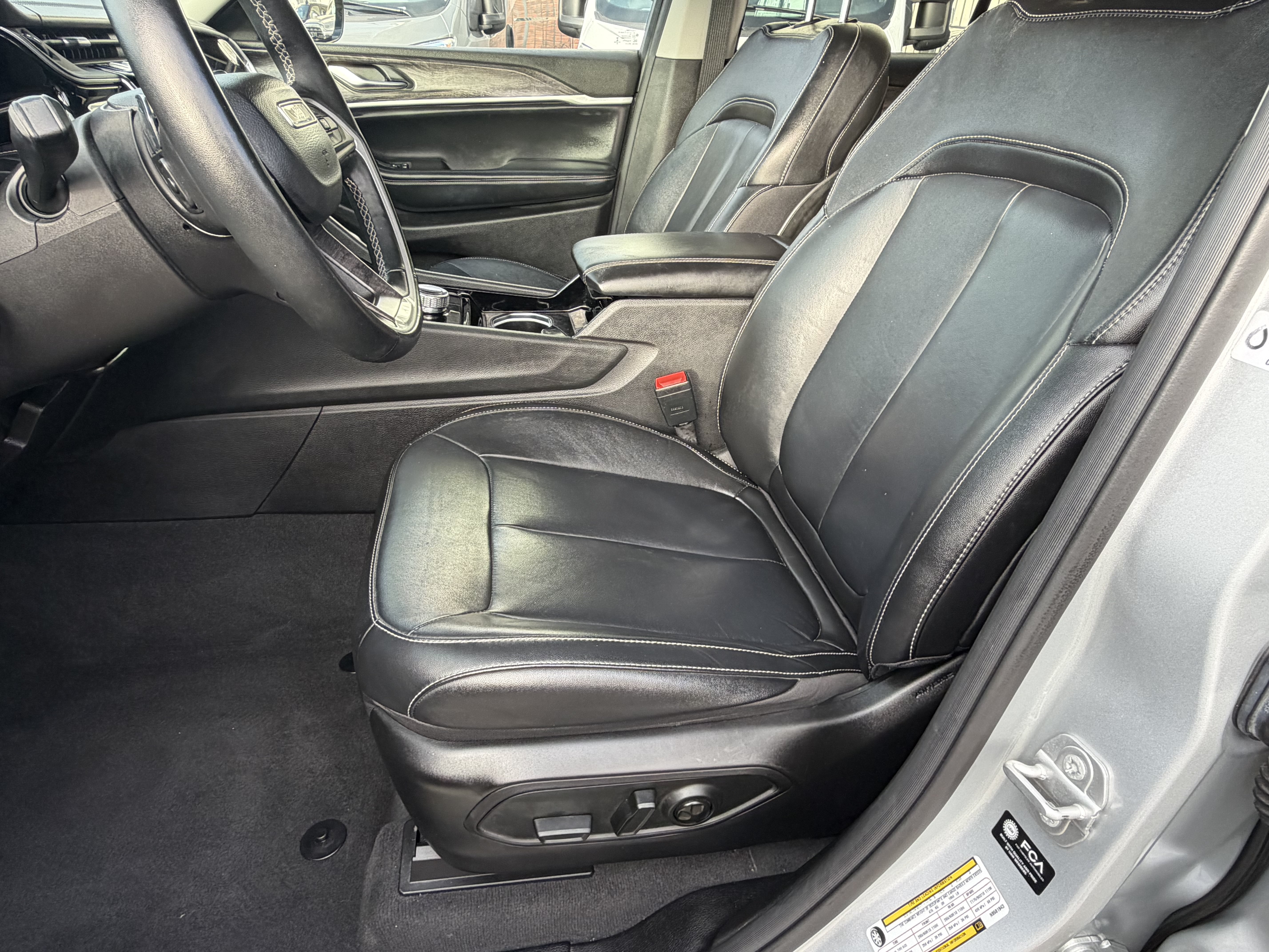 Used 2022 Jeep Grand Cherokee Limited RWD image 24