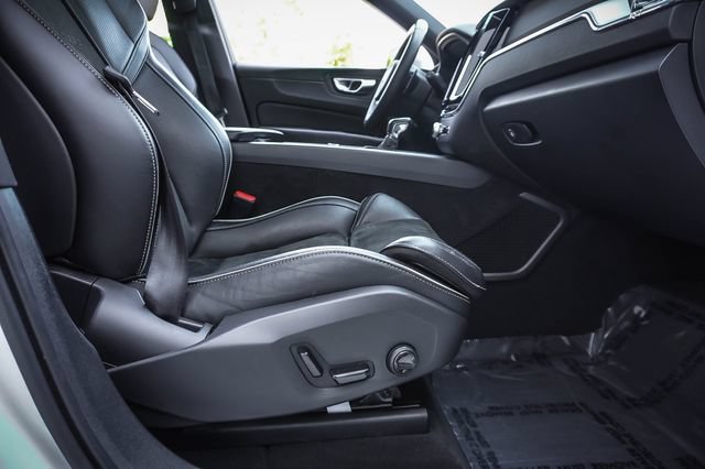 Used 2018 Volvo XC60 T6 R-Design w/ Convenience Package AWD/4WD image 23