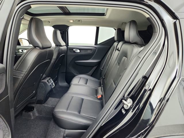 New 2026 Volvo XC40 B5 Ultra w/ Climate Package image 25