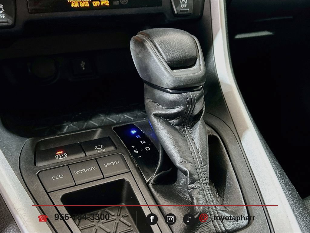 Used 2020 Toyota RAV4 XLE FWD image 15