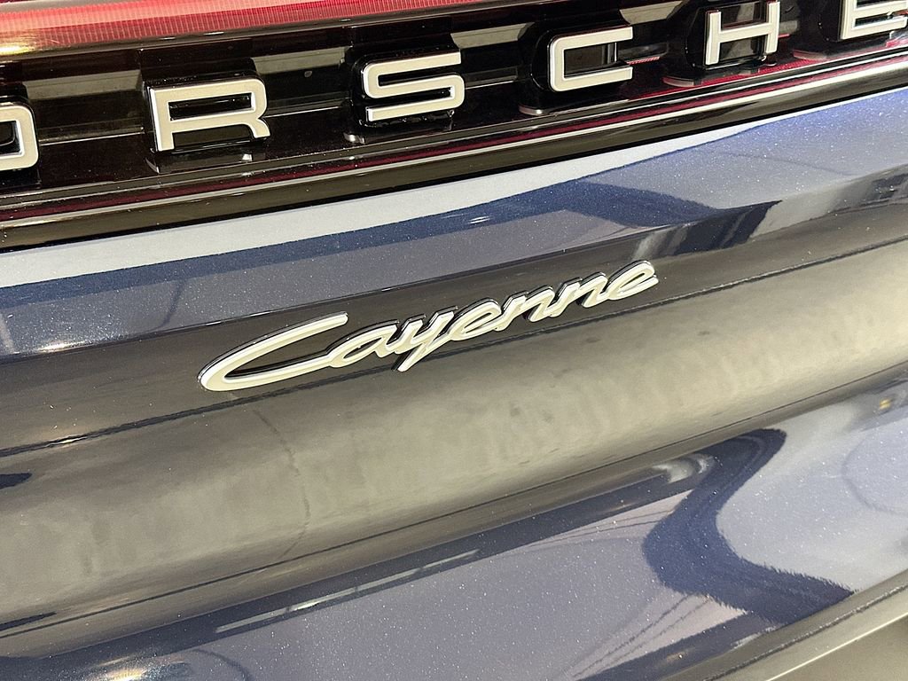 Used 2024 Porsche Cayenne image 34