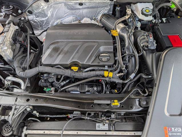 Used 2025 Chevrolet Trax LT FWD image 21