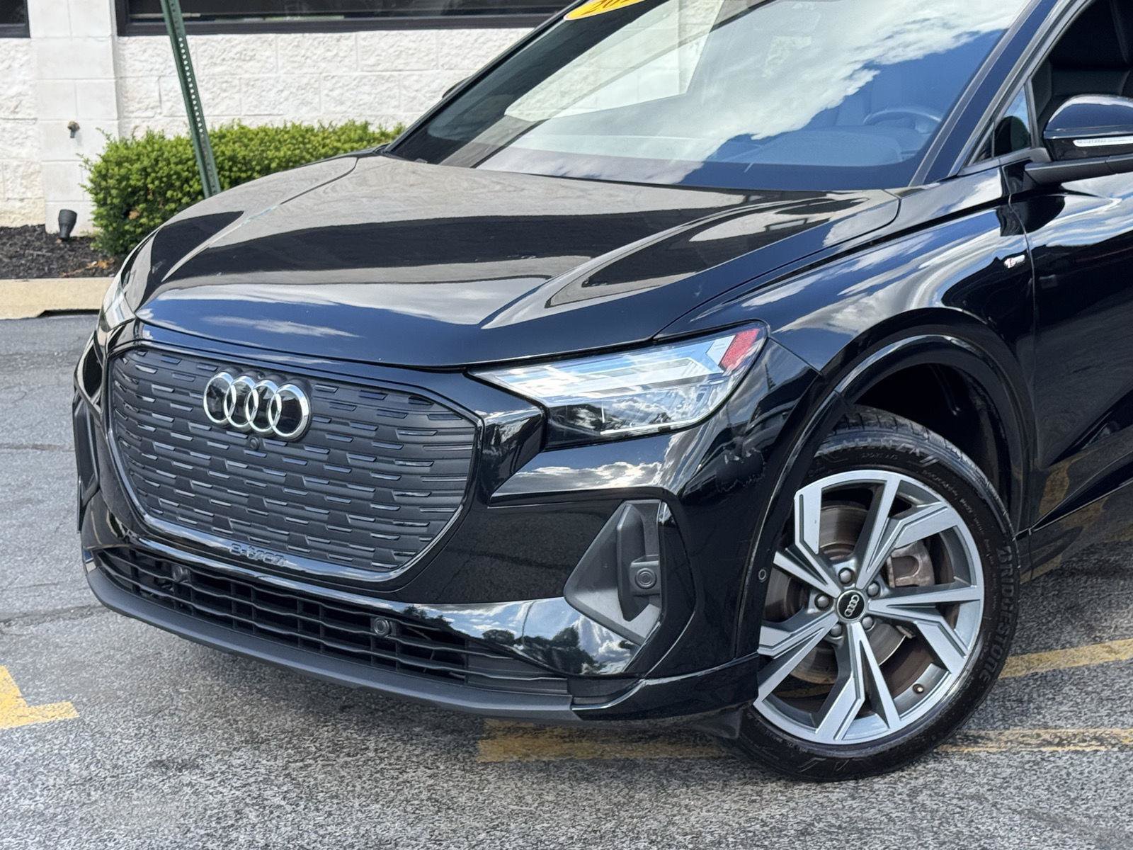 Used 2024 Audi Q4 e-tron Premium Plus w/ Premium Plus AWD/4WD image 3