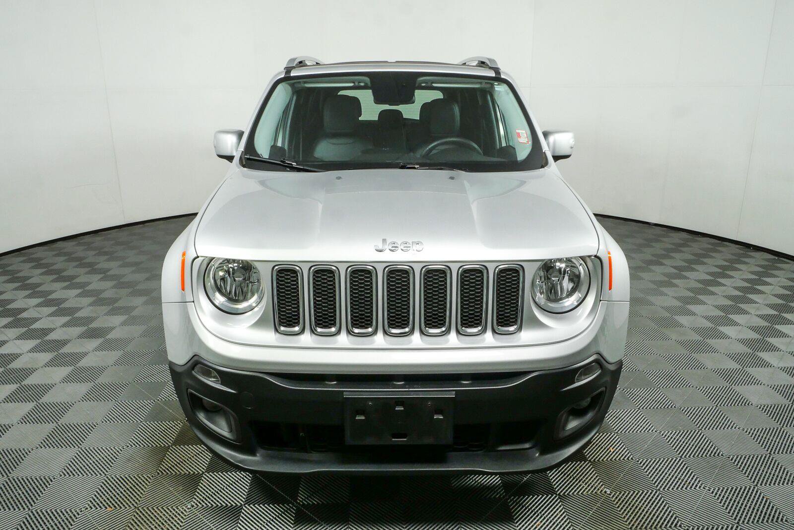 Used 2017 Jeep Renegade Limited AWD/4WD image 24