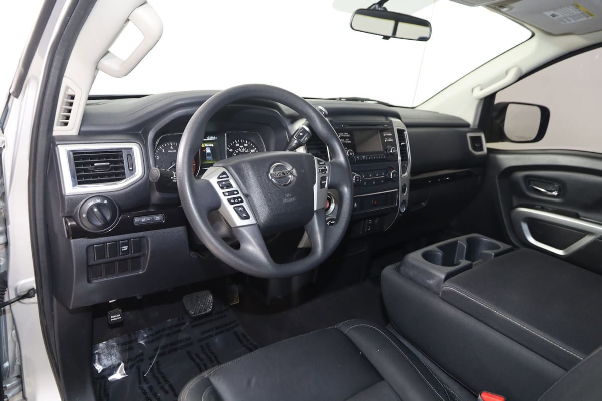 Used 2017 Nissan Titan SV AWD/4WD image 22