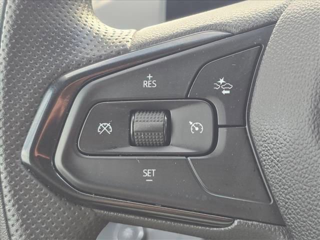 Certified 2025 Chevrolet Trax LT image 32