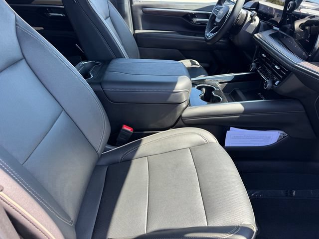 Certified 2025 Chevrolet Suburban Premier AWD/4WD image 6