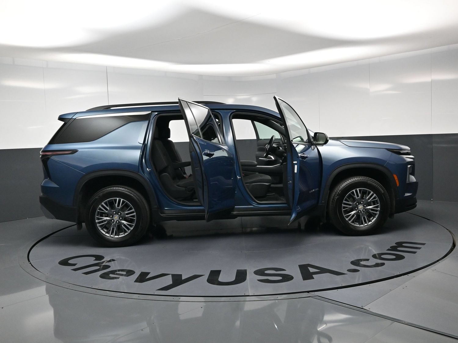 Used 2025 Chevrolet Traverse LT FWD image 23