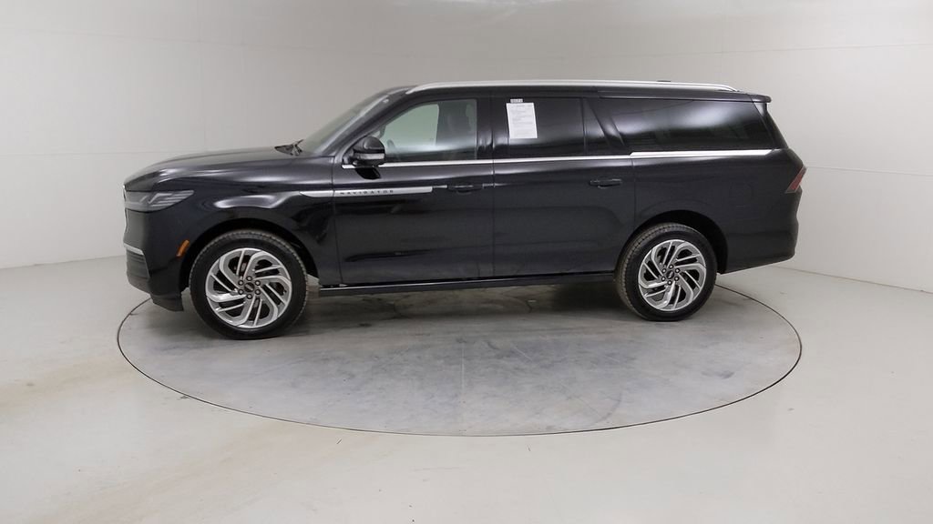 Used 2025 Lincoln Navigator L Reserve image 20