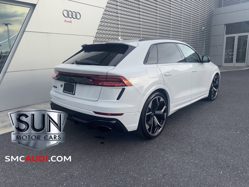 Used 2024 Audi RS Q8 w/ Black Optic Package image 5