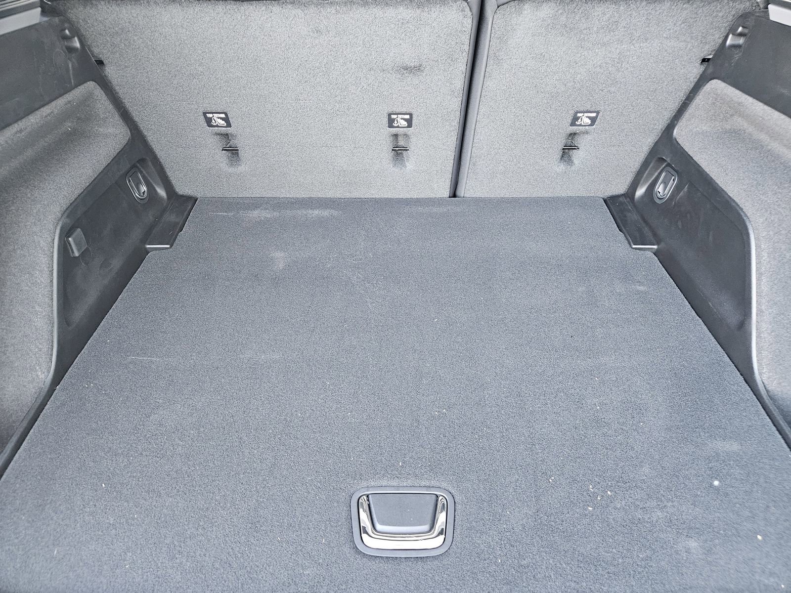 New 2026 Cadillac Optiq Luxury 1 image 28