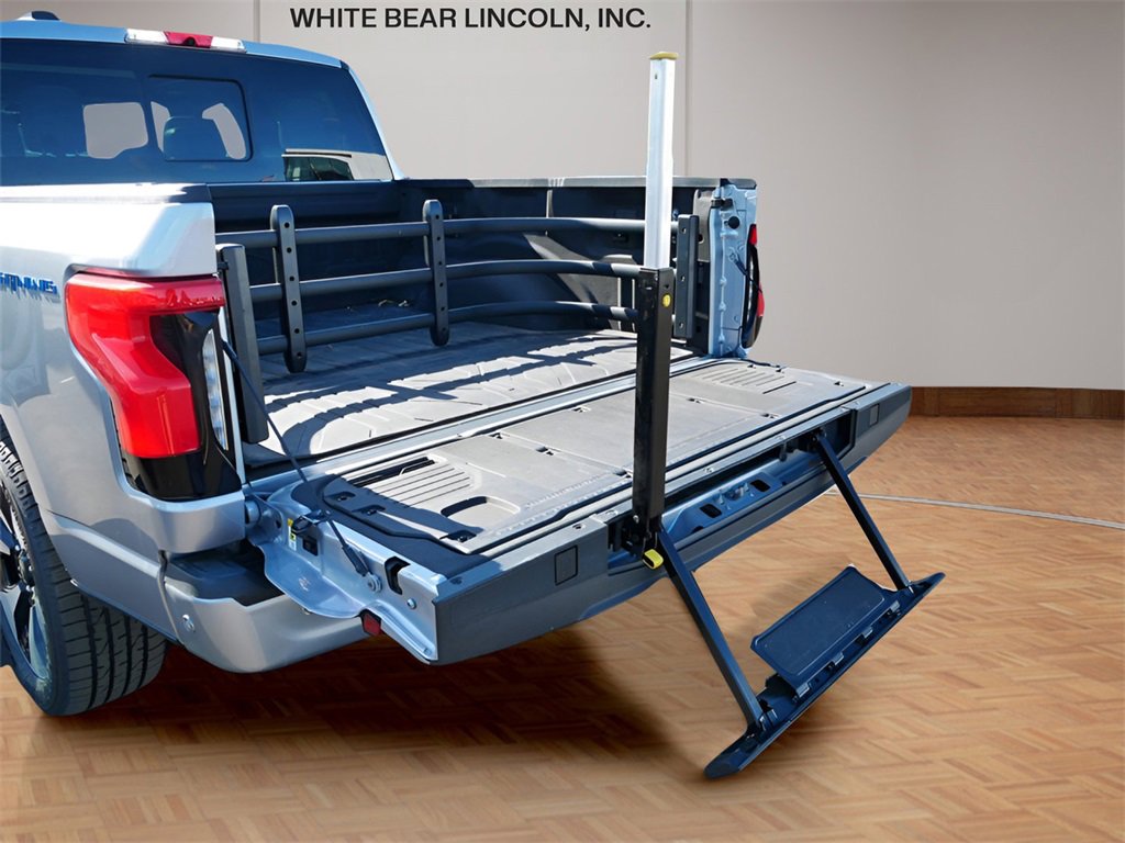 Used 2023 Ford F150 Lightning Platinum image 12