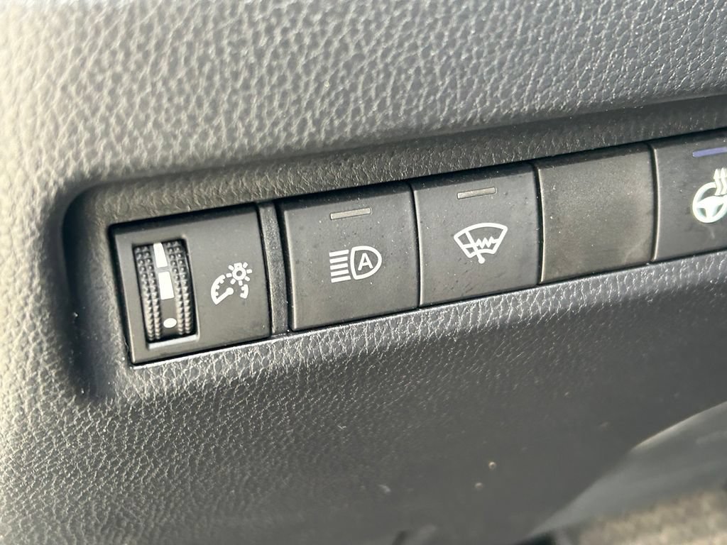 Used 2019 Toyota RAV4 XLE w/ Convenience Package AWD/4WD image 25
