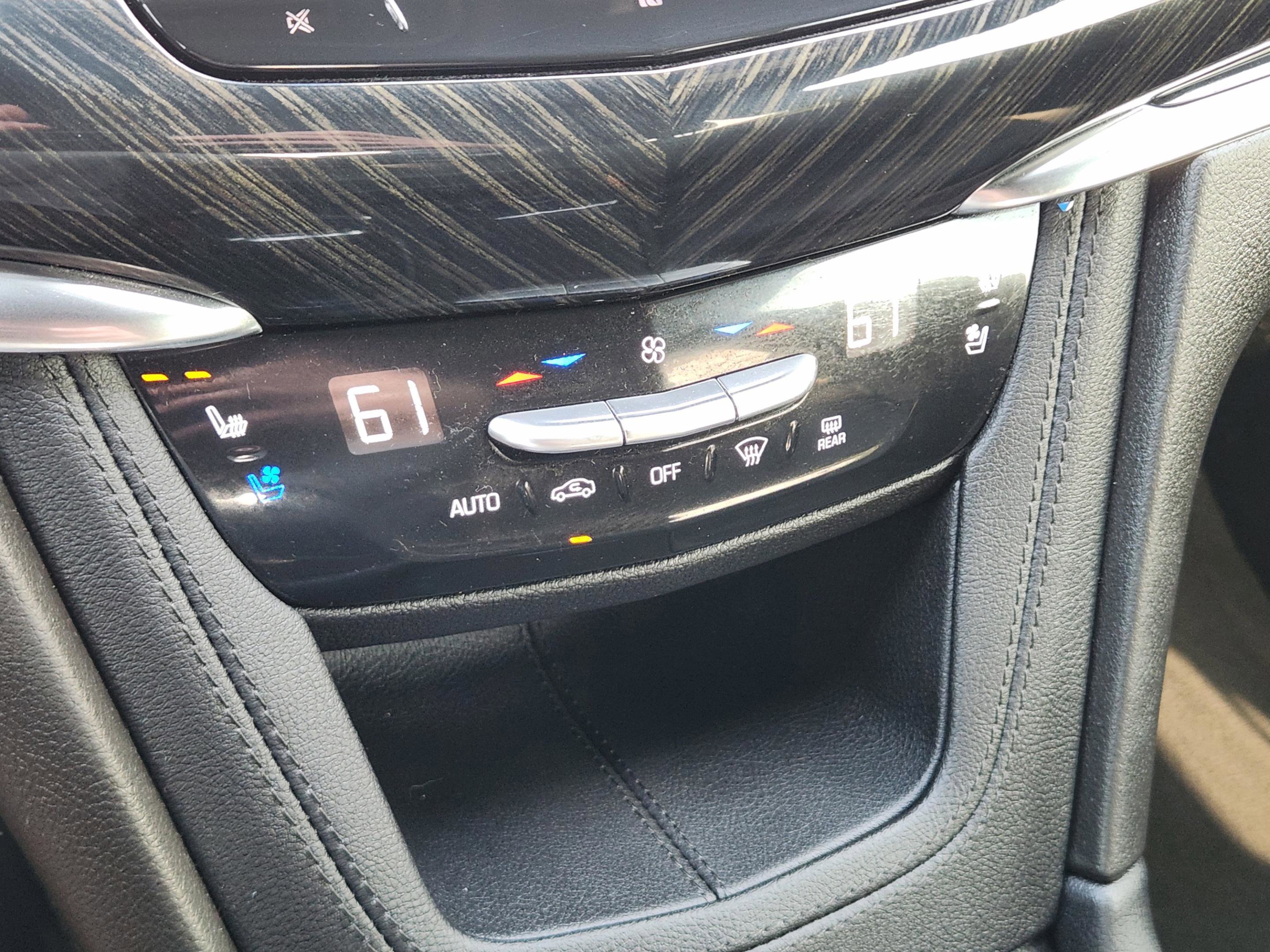 Used 2021 Cadillac XT6 Premium Luxury FWD image 21