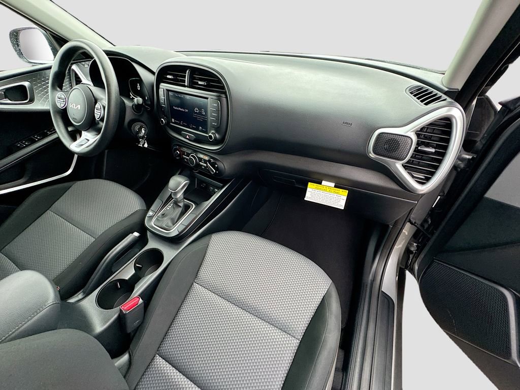 Used 2025 Kia Soul LX w/ LX Technology Package image 26