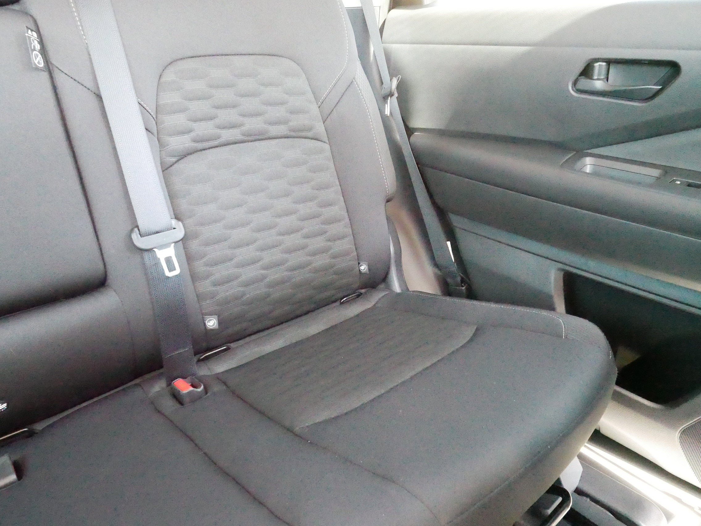 Used 2025 Nissan Pathfinder SV image 14