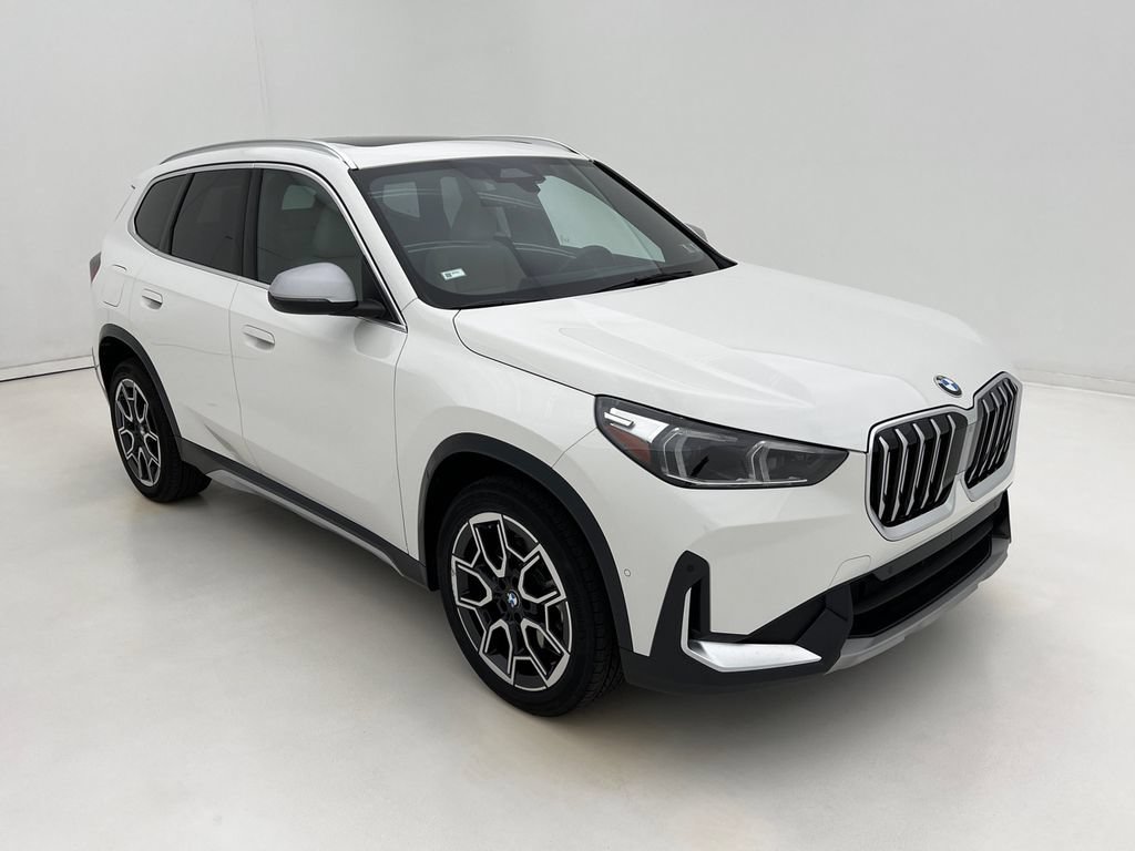 Used 2023 BMW X1 xDrive28i w/ Convenience Package AWD/4WD image 2