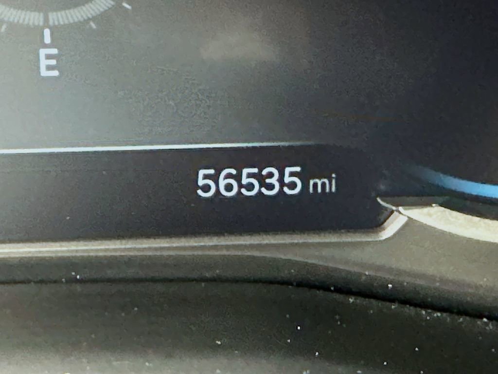 Used 2023 Genesis G70 3.3T w/ Sport Prestige Package image 34