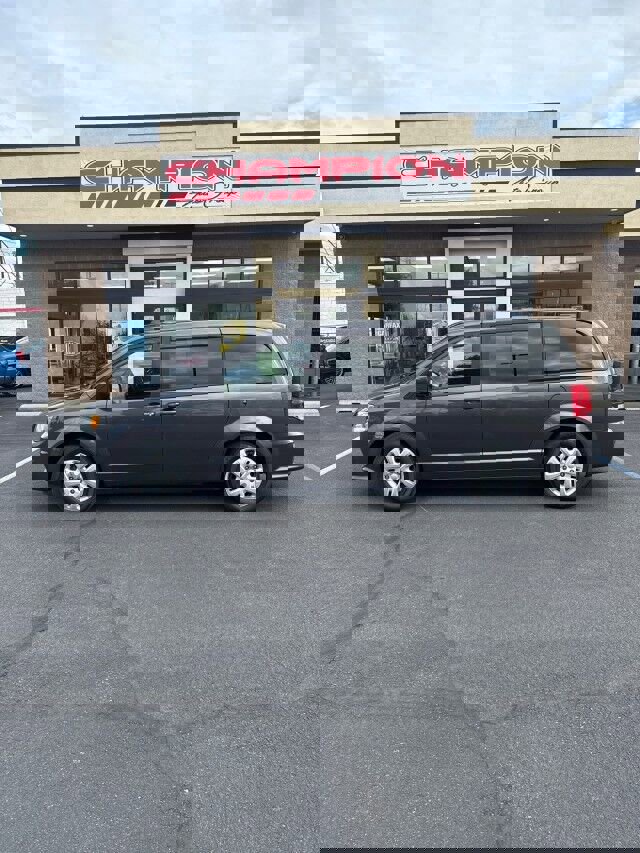 Used 2018 Dodge Grand Caravan SE w/ UConnect Hands-Free Group