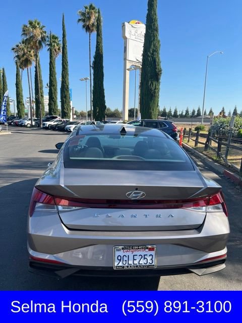 Used 2023 Hyundai Elantra SEL FWD image 4
