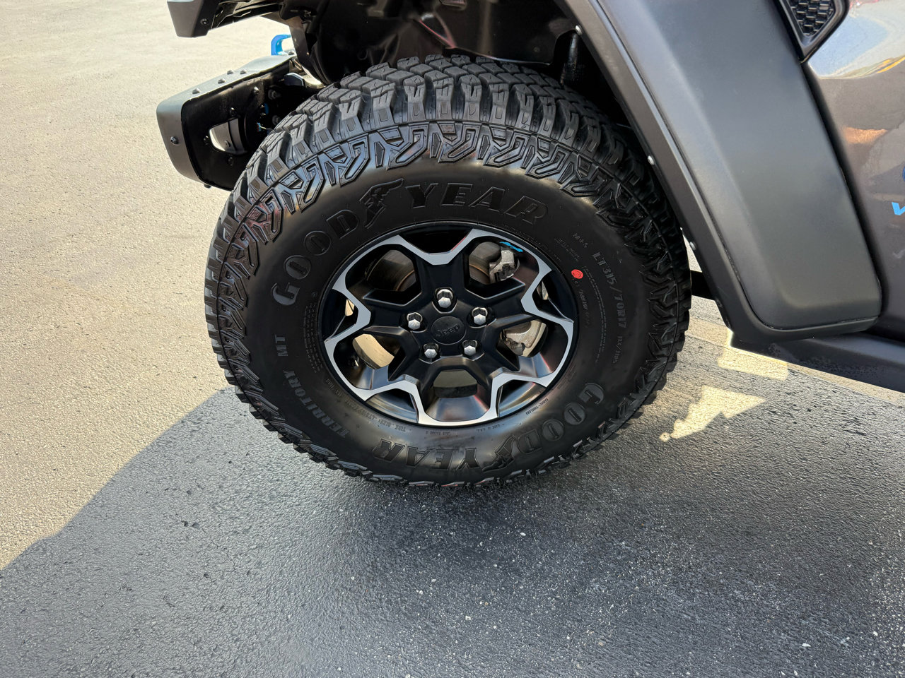 Used 2022 Jeep Wrangler Unlimited Rubicon 4xe w/ Dual Top Group image 11