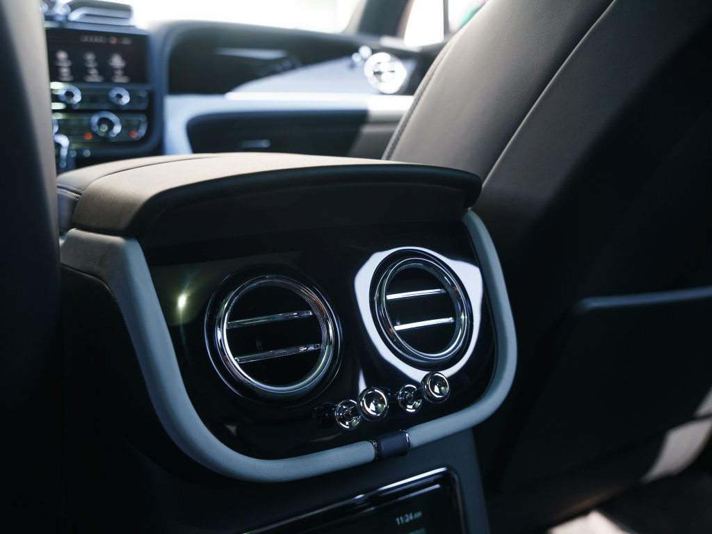New 2027 Bentley Bentayga AWD/4WD image 25