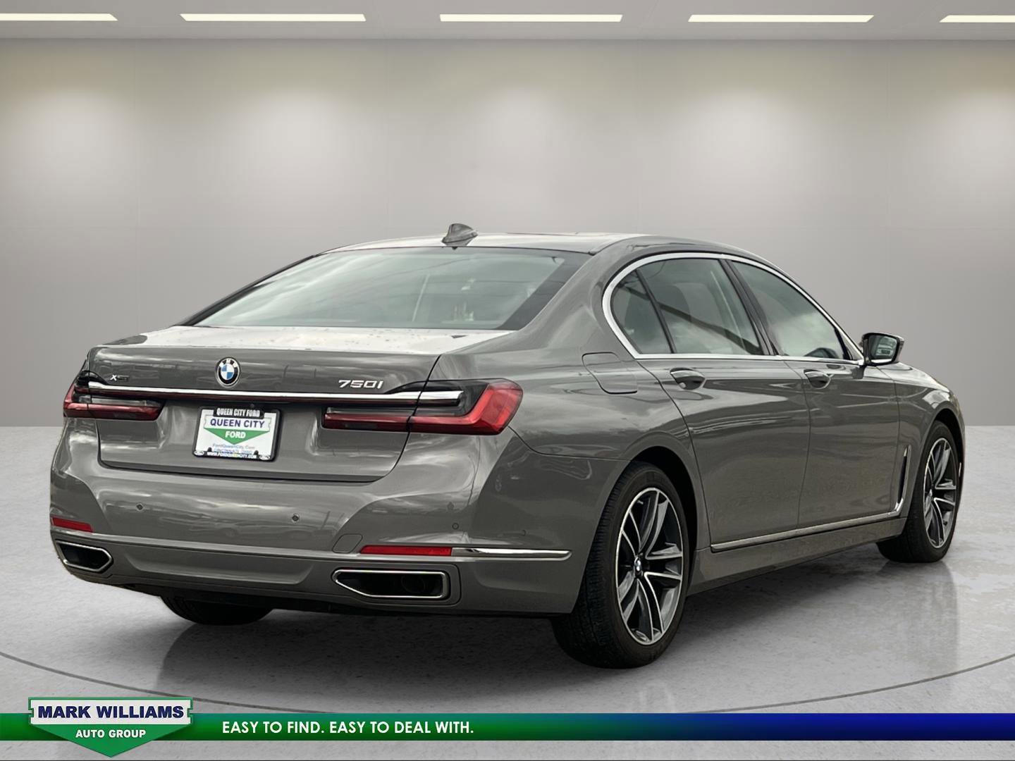 Used 2022 BMW 750i xDrive w/ Executive Package image 3