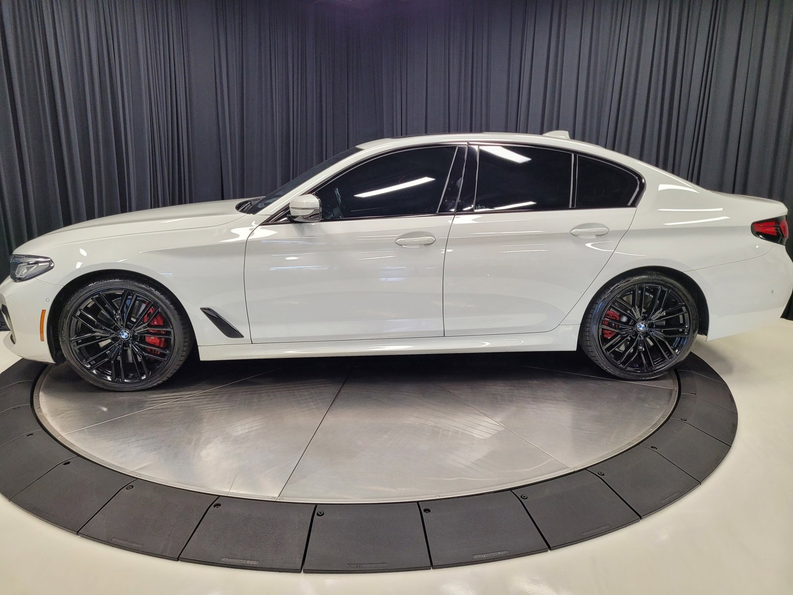 Used 2021 BMW 540i w/ M Sport Package image 8