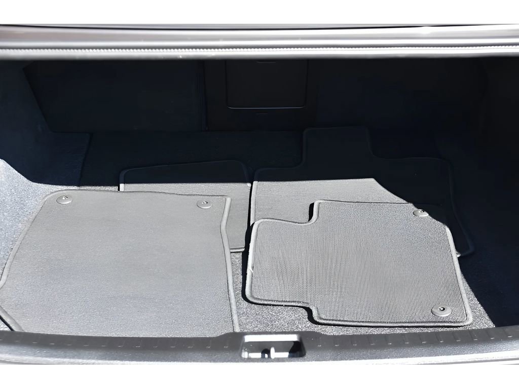 Used 2025 Volvo S60 B5 Plus FWD image 22