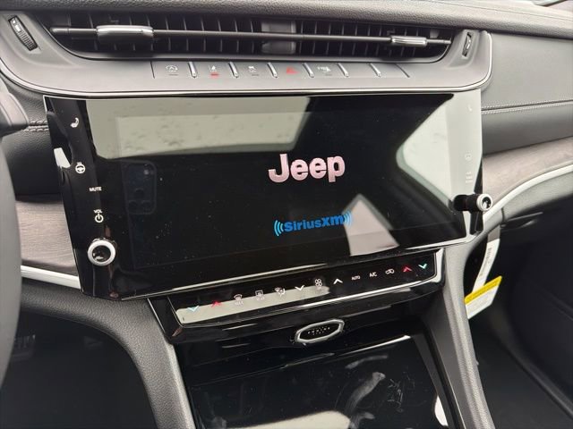 New 2026 Jeep Grand Cherokee Altitude image 21