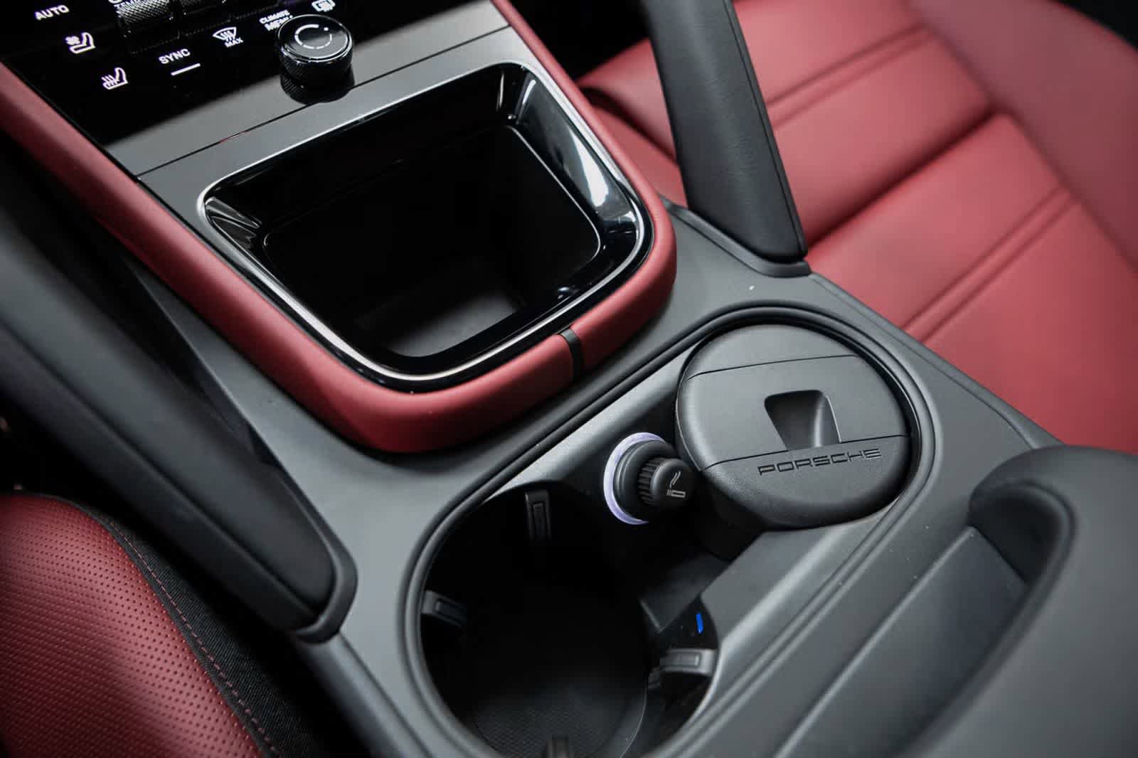 Certified 2025 Porsche Cayenne E-Hybrid AWD/4WD image 34