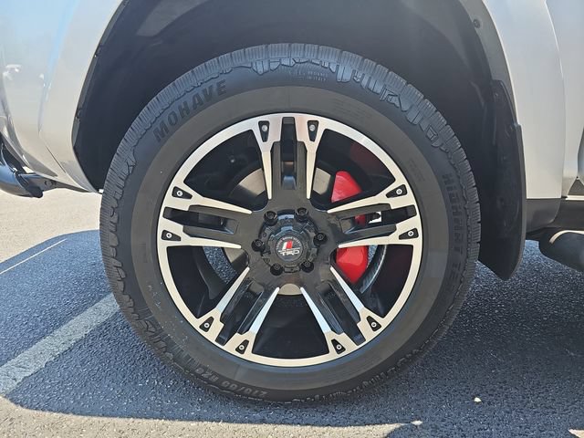 Used 2022 Toyota 4Runner SR5 RWD image 31