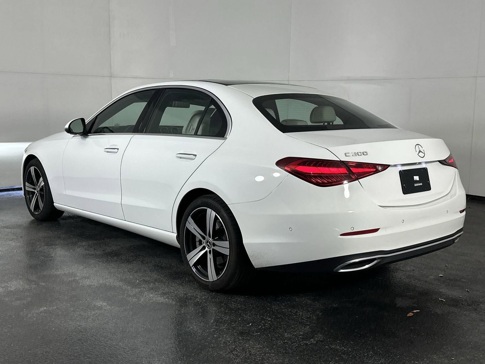 Used 2025 Mercedes-Benz C 300 Sedan image 9