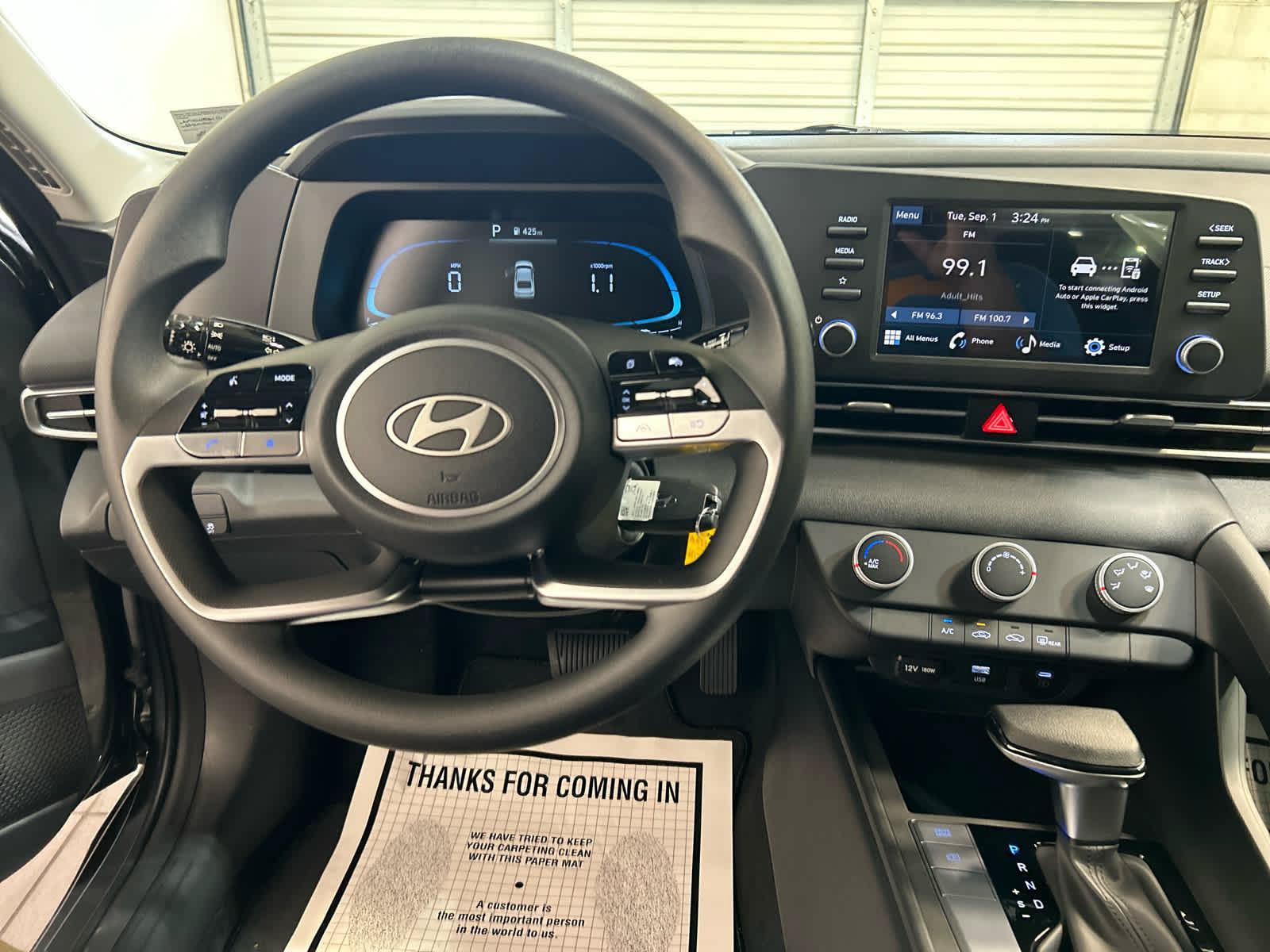 New 2026 Hyundai Elantra SE FWD image 8