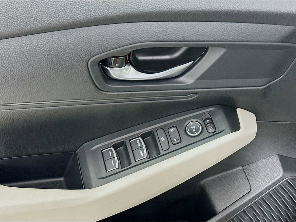 Certified 2025 Honda Accord LX image 21