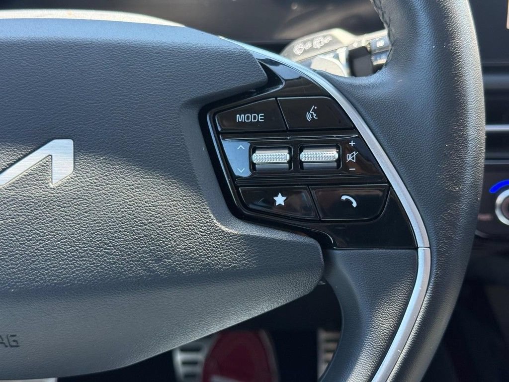 Used 2023 Kia Niro EX Touring FWD image 19