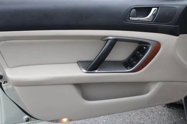 Used 2005 Subaru Outback 3.0R L.L. Bean image 44